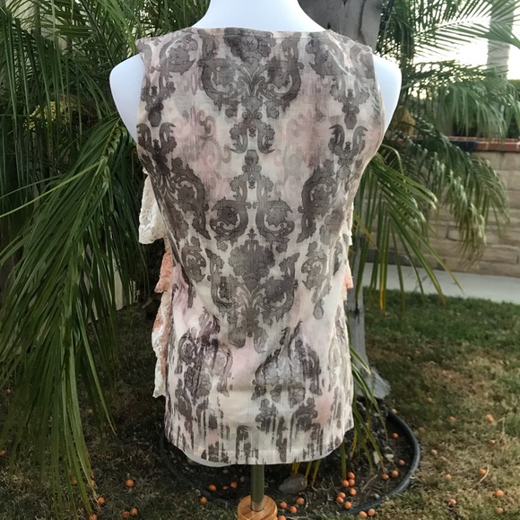 CHICO’S Ruffle Top - Picture 4 of 5